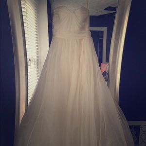 Amy Kuschel Designer Wedding Gown Size 10